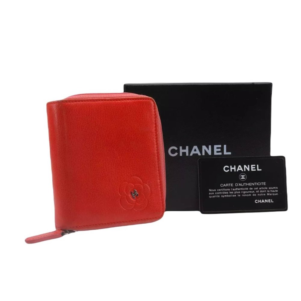 AUTHENTIC CHANEL CC LOGO CAMELIA BIFOLD WALLET - Picture 1 of 13